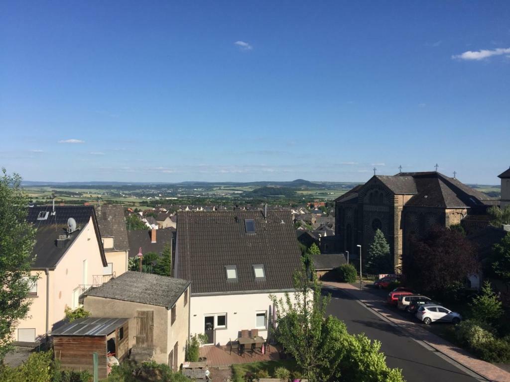 Ferienwohnungen Pellenzblick - Wohnen Auf Zeit - Nickenich Екстериор снимка